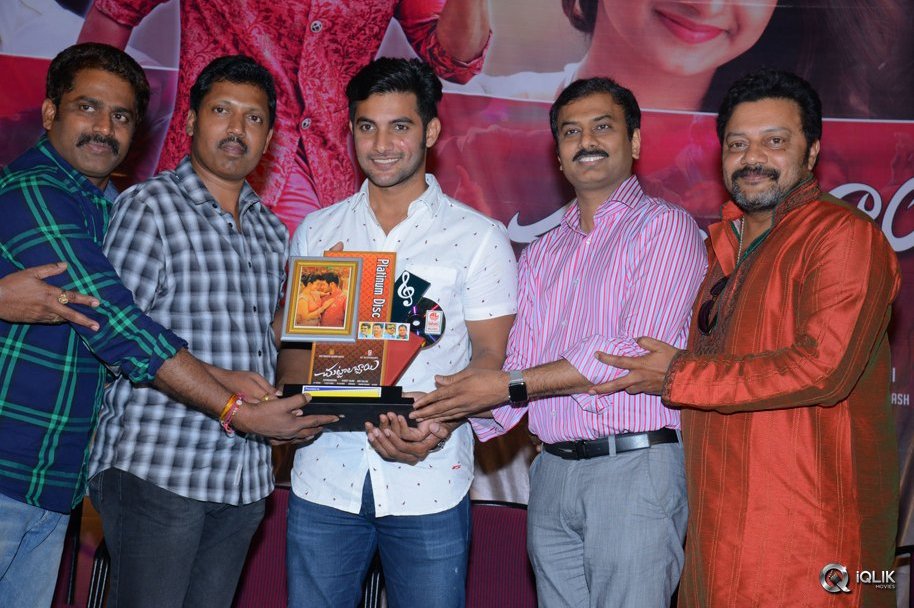 Chuttalabbayi-Movie-Platinum-Disc-Function
